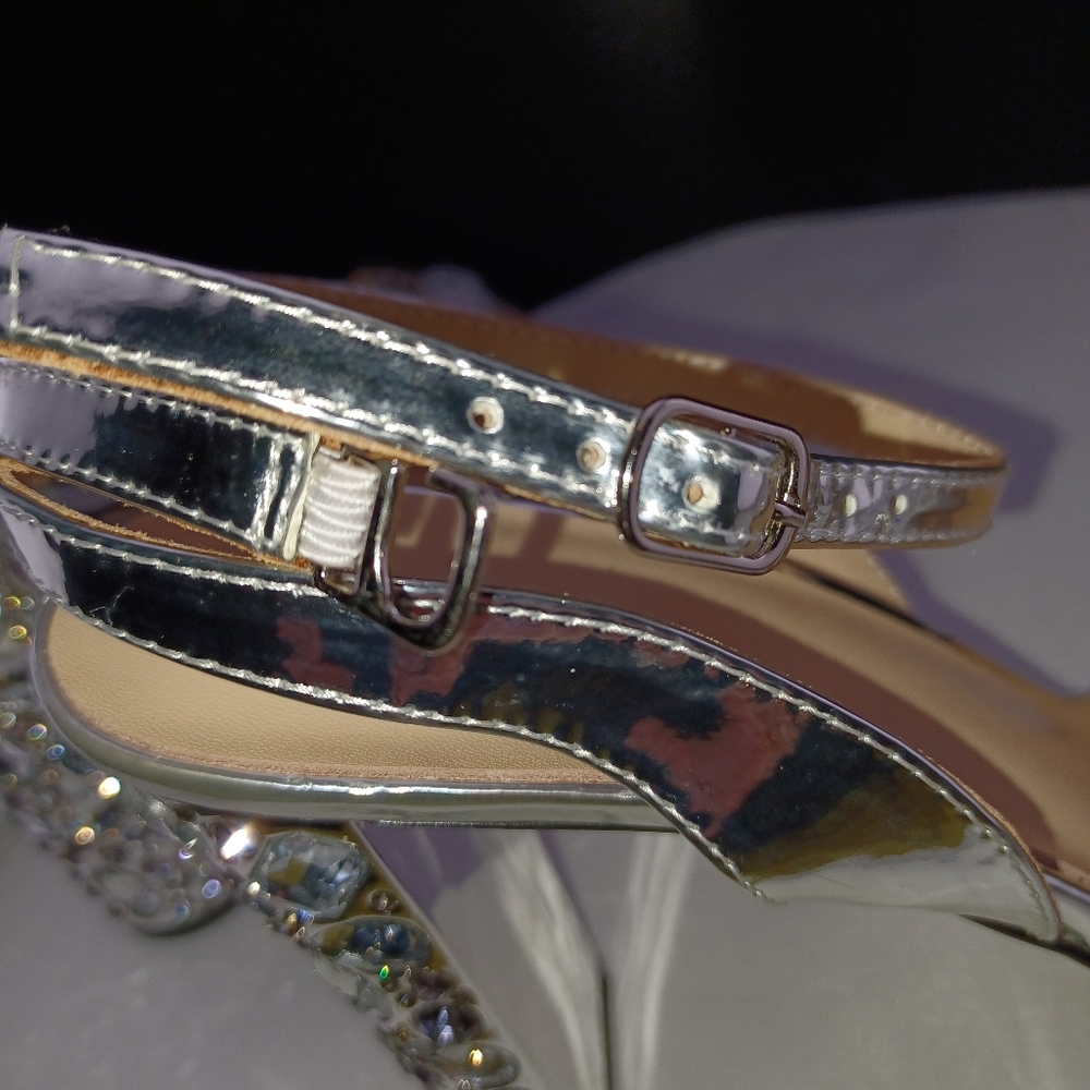S🙁RRY No Longer Available* Please check out my other size 10 shoes😀 available. - Picture 4 of 9